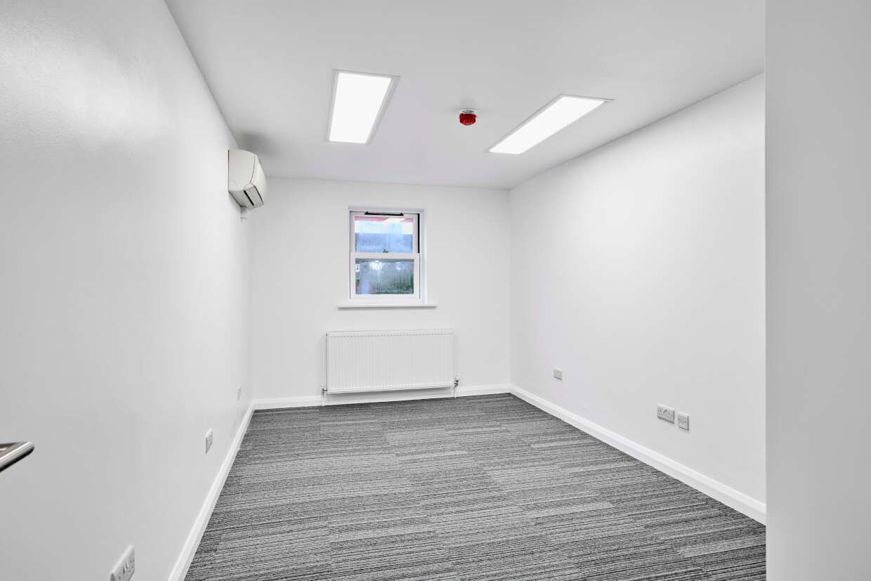 the-place-4-offices-petersfield-small-bright-private-office-space-to-hire-1240x827