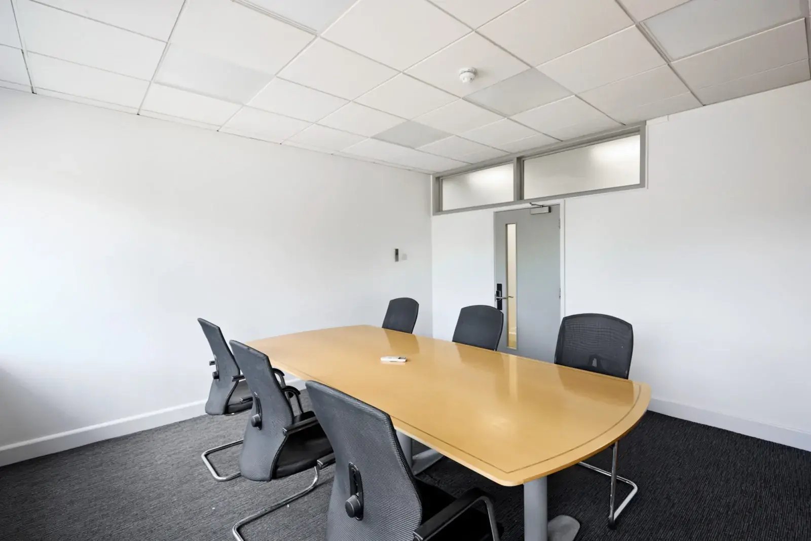 the-place-4-offices-alton-office-space-professional-meeting-room-for-hire-1600x1067