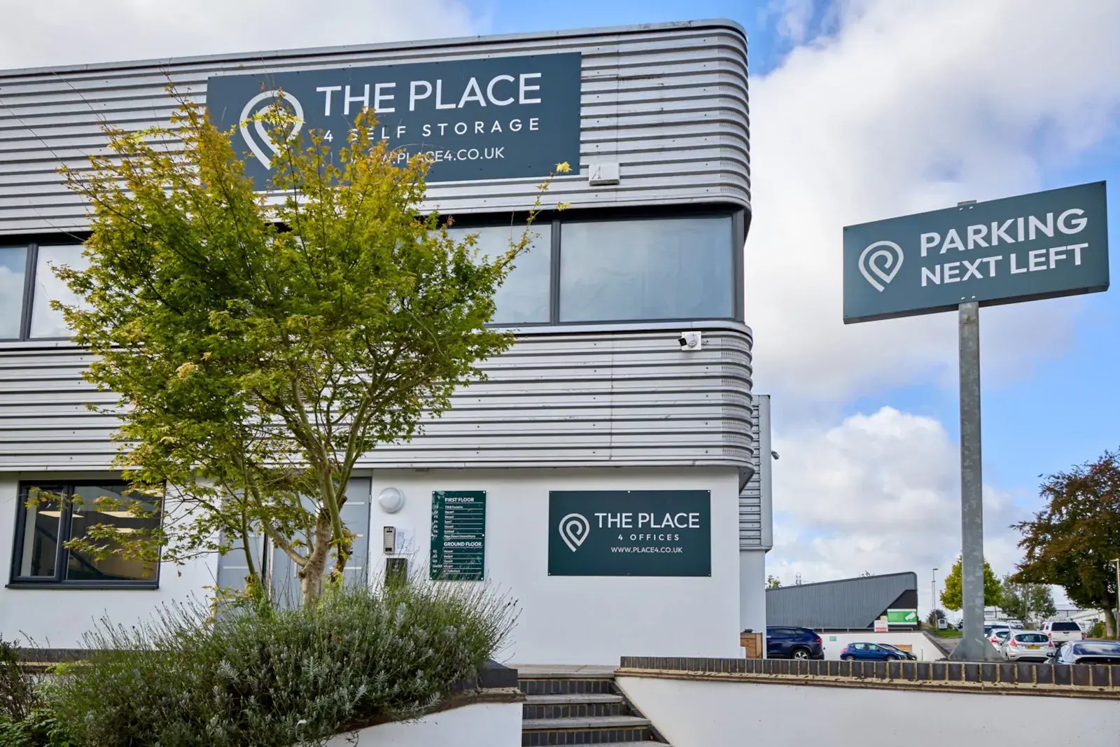 the-place-4-self-storage-alton-storage-unit-space-exterior-branding-1600x1067