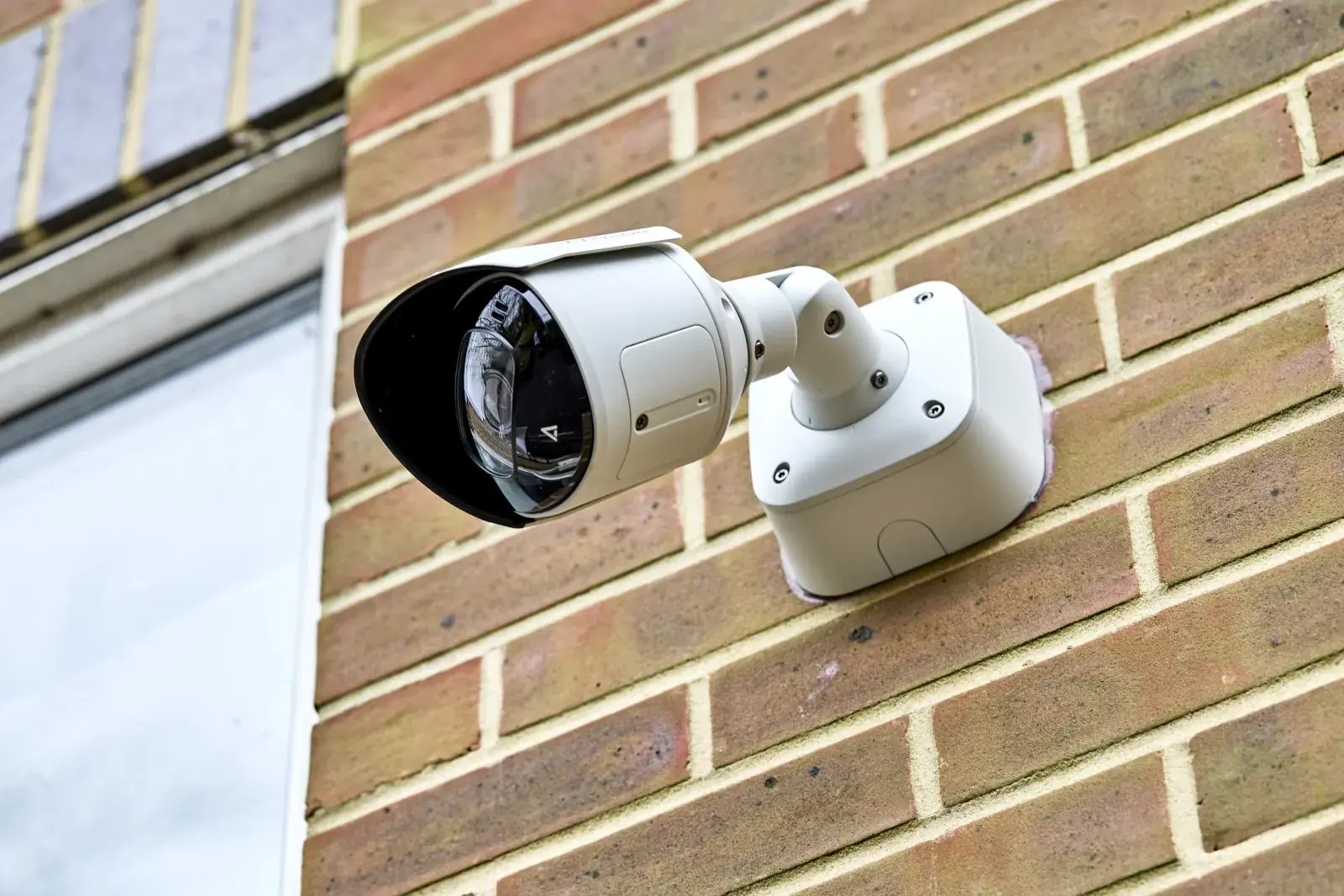 the-place-4-self-storage-cctv-camera-1600x1067