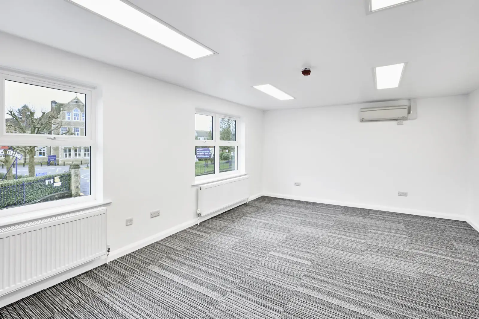 the-place-4-offices-petersfield-modern-bright-office-space-1600x1067