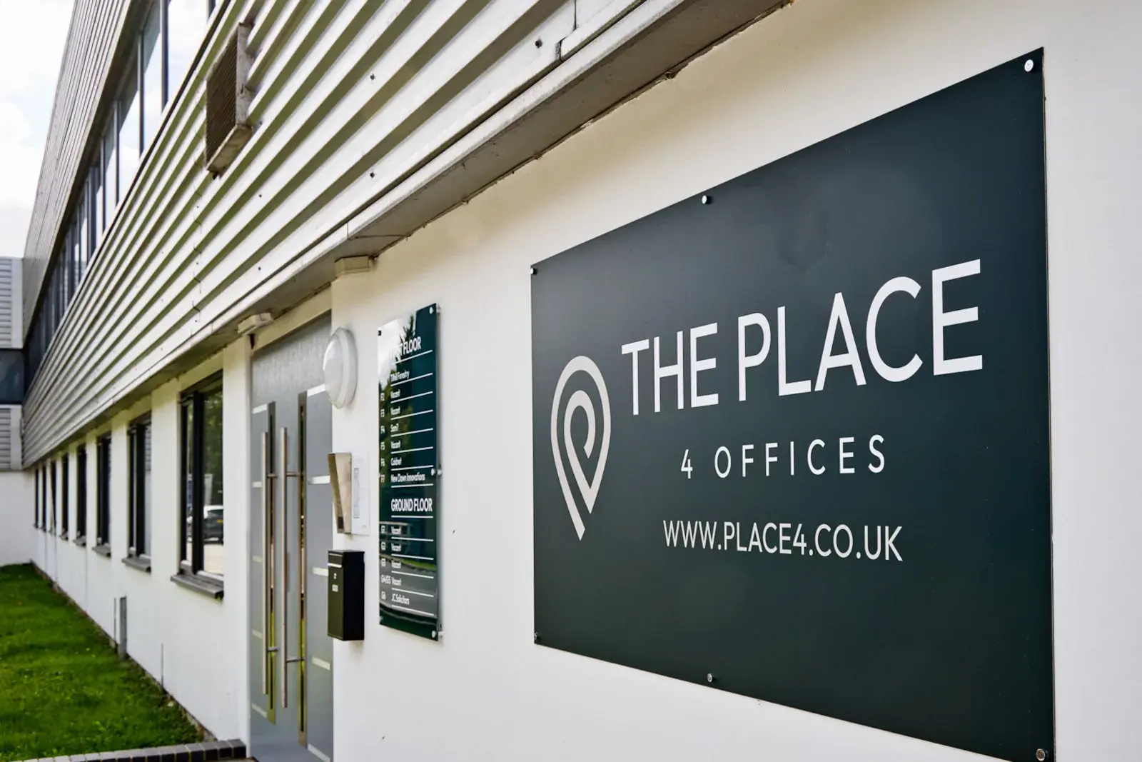 the-place-4-self-storage-alton-storage-unit-space-entrance-branding-1600x1067